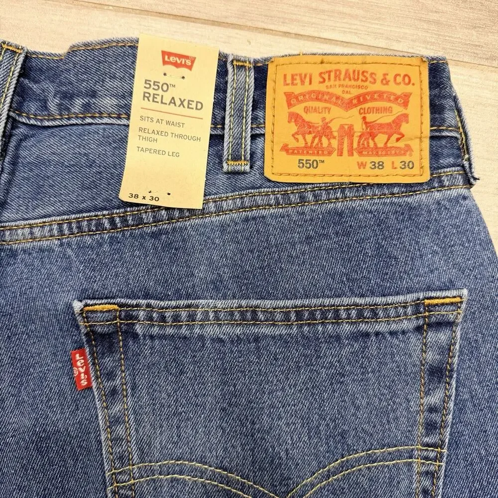 Levi’s 550 Relaxed Fit Jeans NWT Men’s 38x30 Medium Wash Denim Pants Tapered Leg